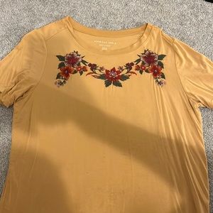 american eagle yellow floral t-shirt medium